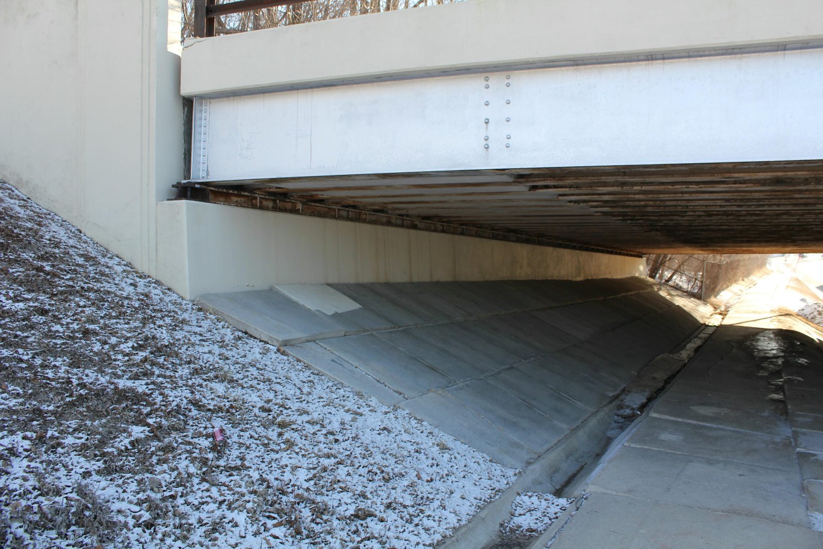 North abutment